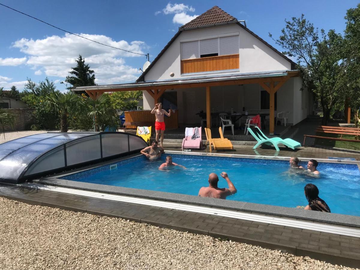 Nice Big House Balatonfenyves Extérieur photo